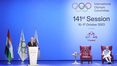 IOC President announces plans to create Olympic Esports .